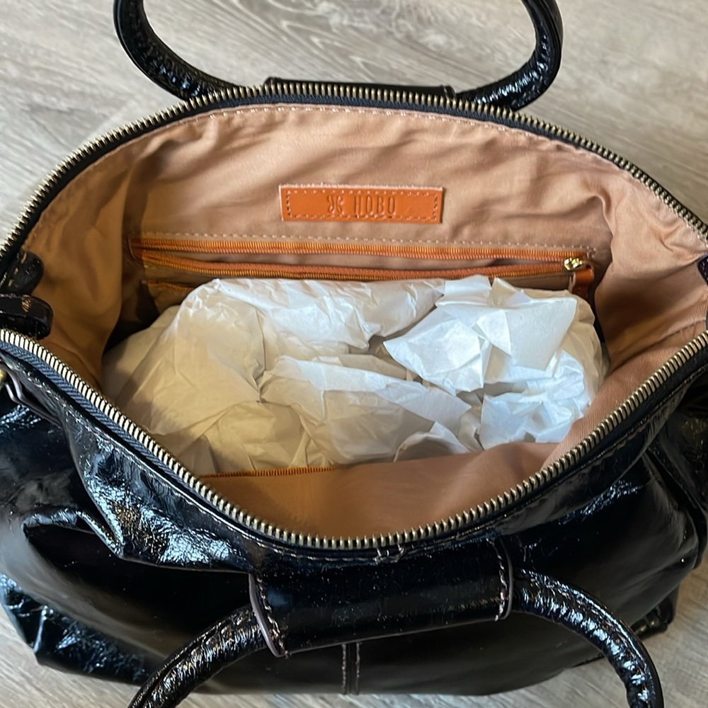 Hobo Purse - Picture 3 of 12